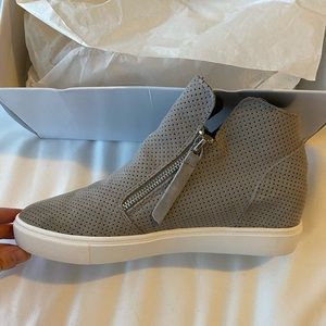 Steve Madden Caliber High Top Sneaker. Brand new